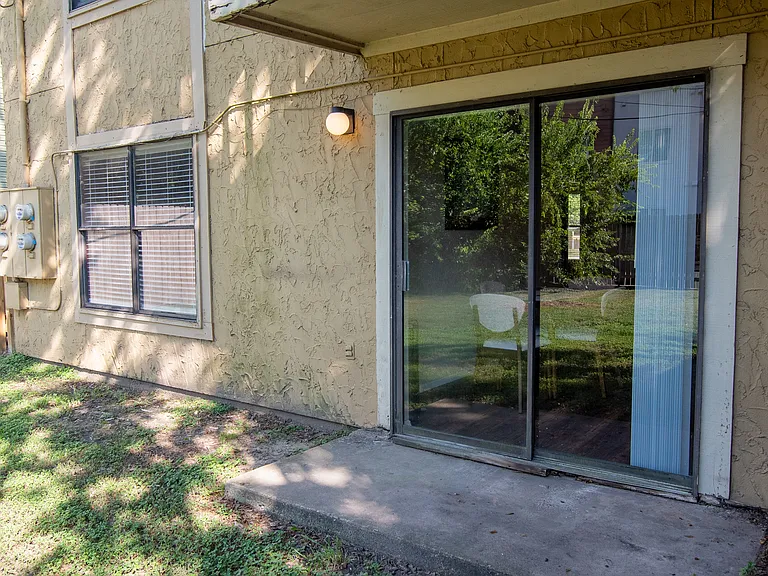 311 Manuel Dr #B — Photo 17