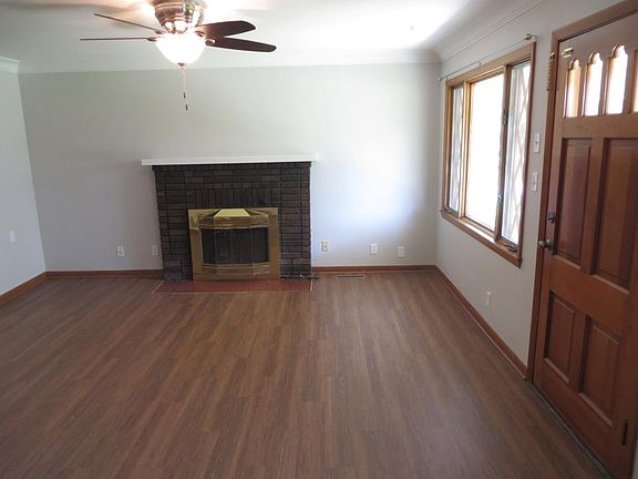 Charming gas fireplace