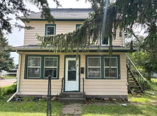 814 W 5th St S, Newton, IA 50208