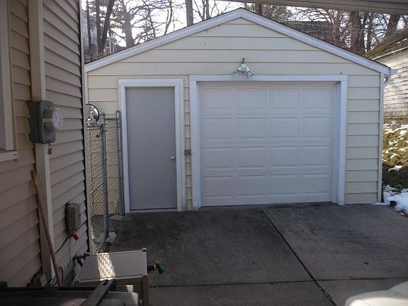 3rd image of 4434 Parkview Ct