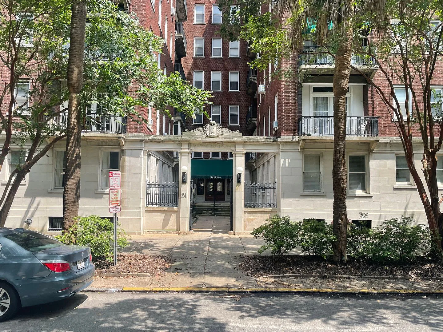 Long Term Rental in the Heart of Downtown! — Photo 1