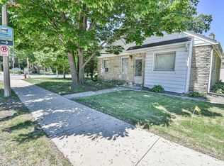 502 N 68th St, Wauwatosa, WI 53213