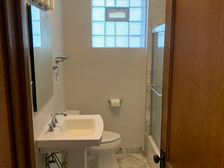 5211 W Byron St #1 — Photo 22