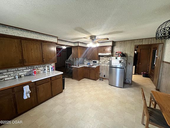 5th image of 7433 Oak Rd