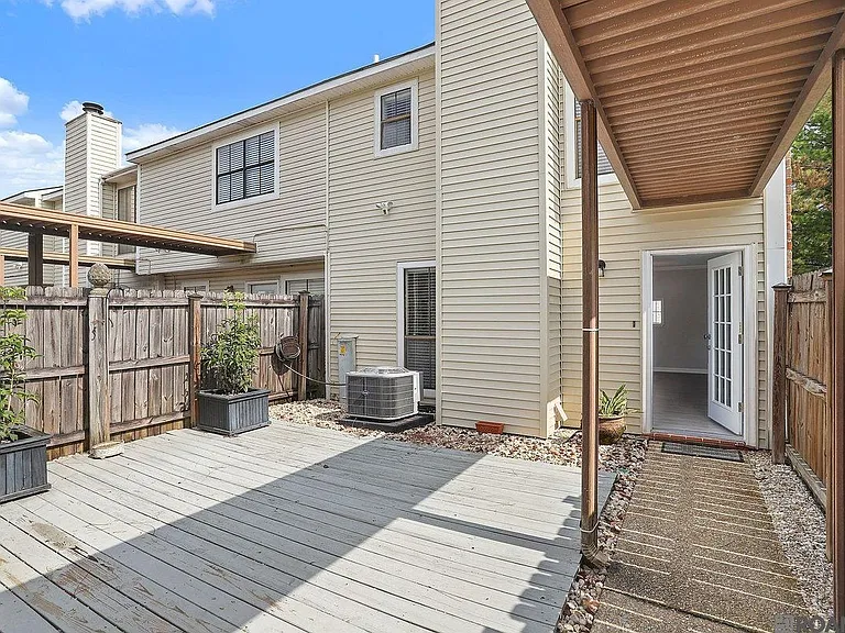 9849 Siegen Ln — Photo 2