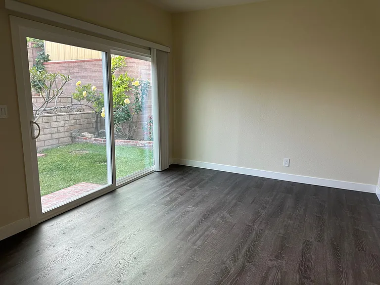 1473 Fulton Ave — Photo 13
