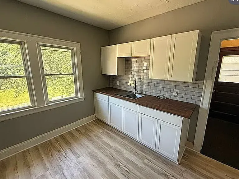 395 Madison Ave #1 — Photo 5