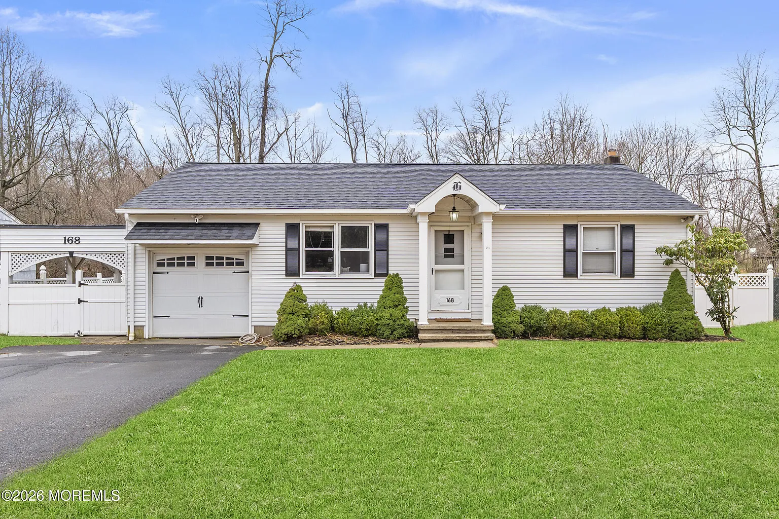 168 Pond Road photo 1