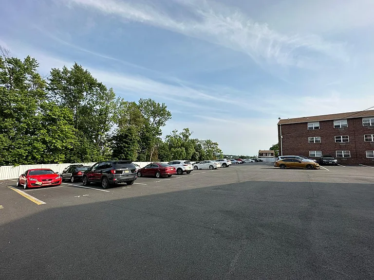 550 Washington Ave #23 — Photo 17
