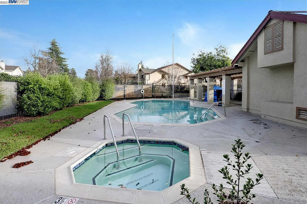 38918 Cherry Glen Cmn — Photo 2