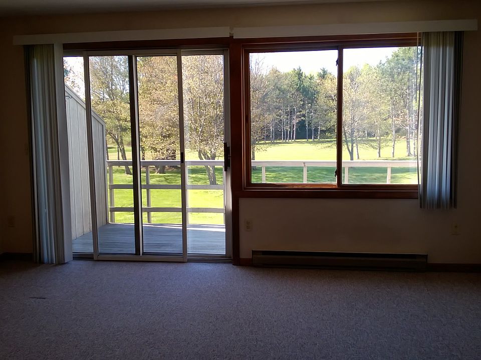 2nd image of 9 Fairway Dr #9