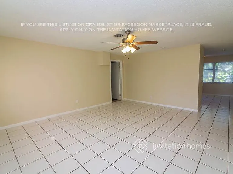 9413 SW 53rd St — Photo 2