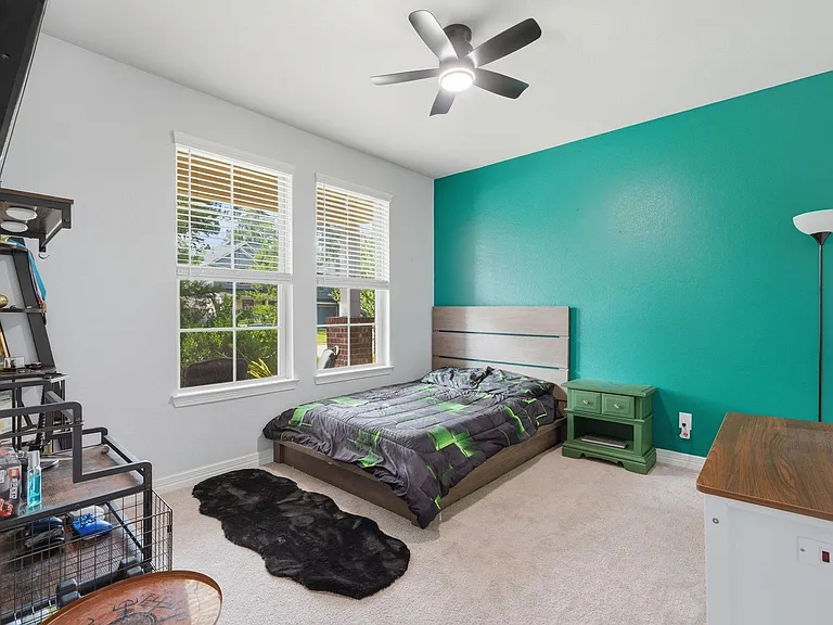127 Buttonwood Ct — Photo 18