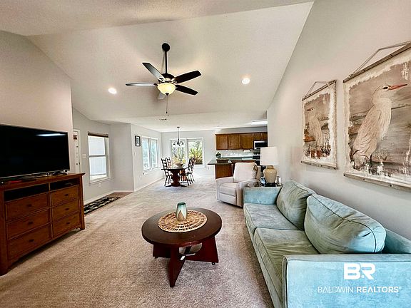 5th image of 5761 Shady Woods Ct