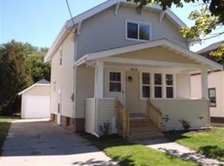 1419 S 19th St, Manitowoc, WI 54220