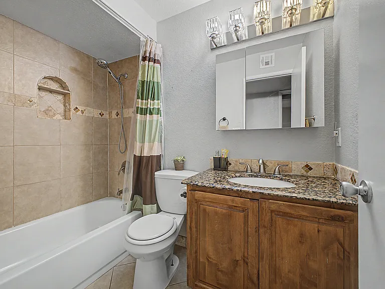 8932 N 56th Dr — Photo 22
