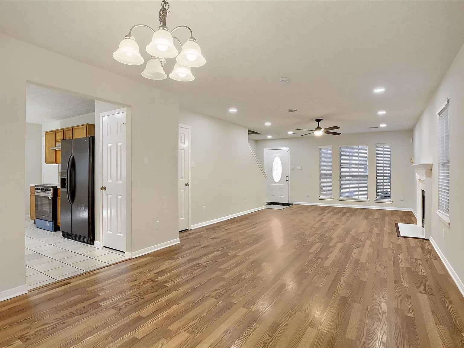 3 bed, 2.5 bath, 2128 sqft, $1,900 — Photo 3