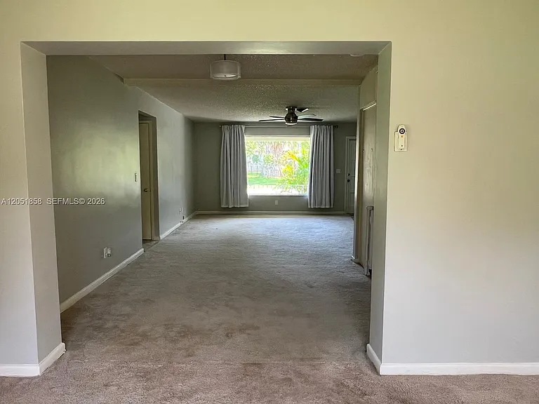 5637 Jefferson St — Photo 14
