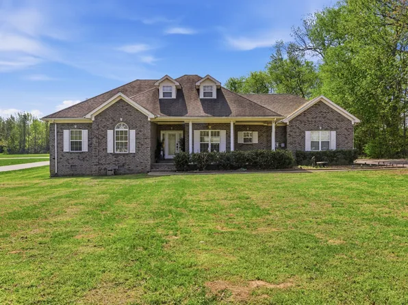 435 Long St W, Mc Ewen, TN 37101