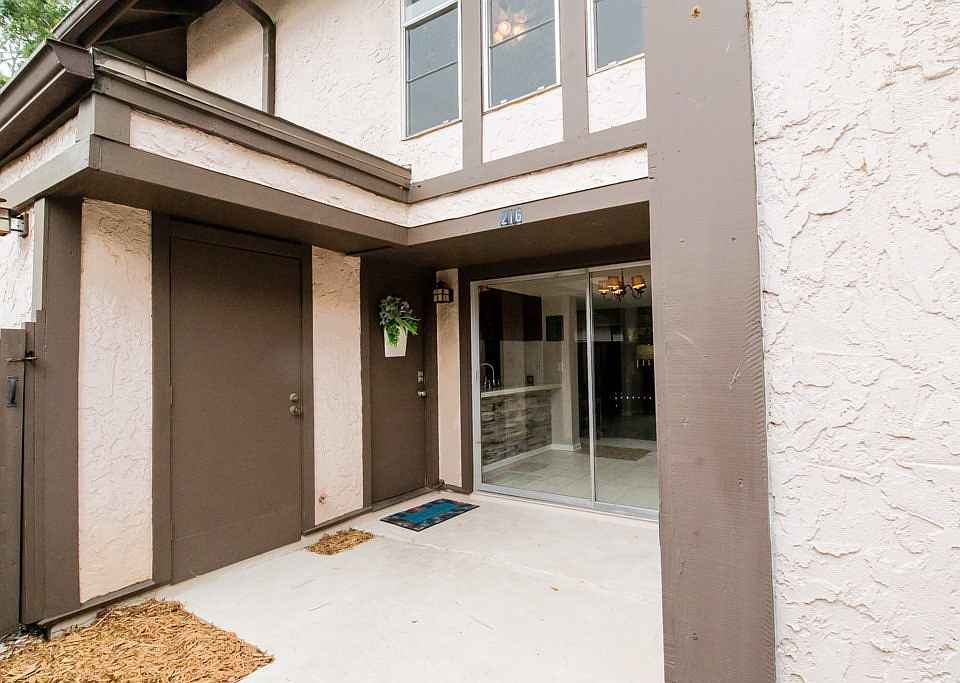 1st image of 216 Westwood Dr #216