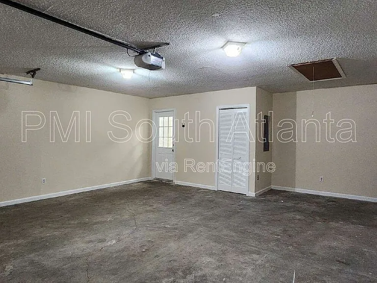 2735 Stanton Woods Dr SE — Photo 16
