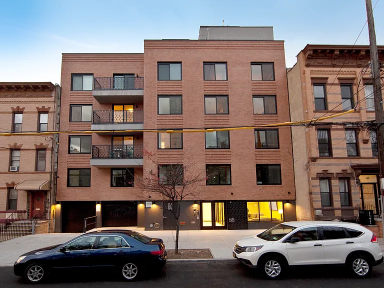 387 Bleecker St #2B — Photo 13