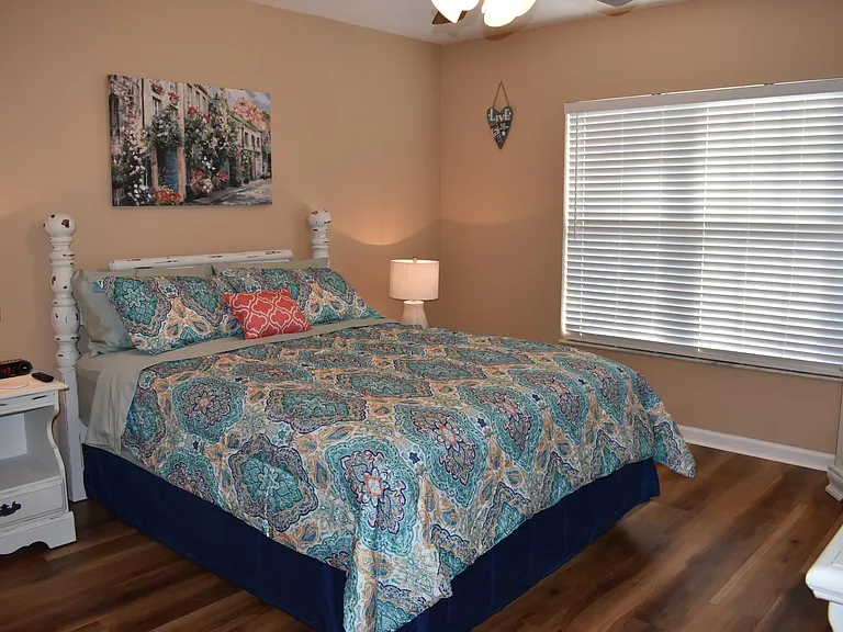 Guest bedroom