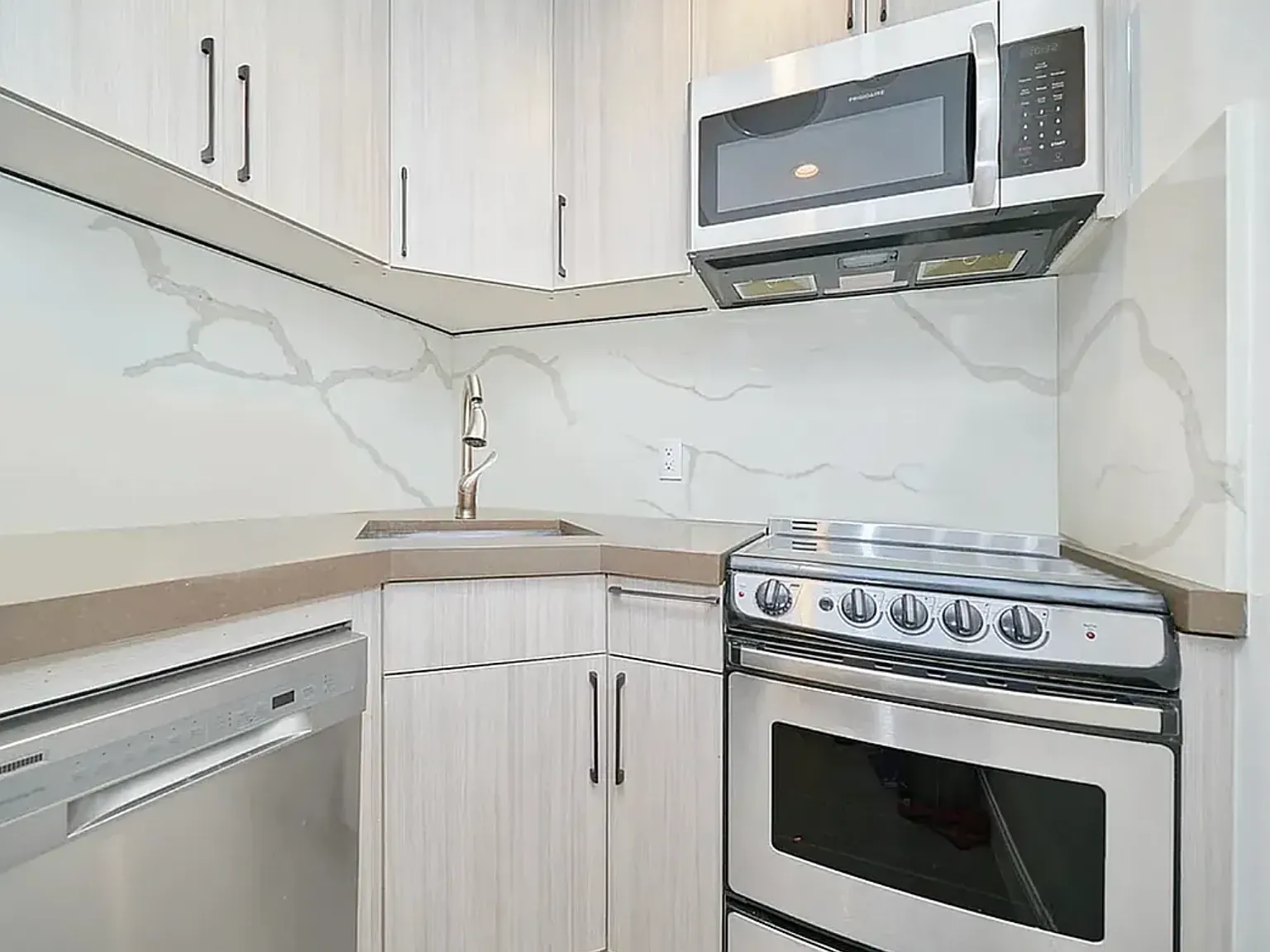 312 East 30th Street — Photo 2