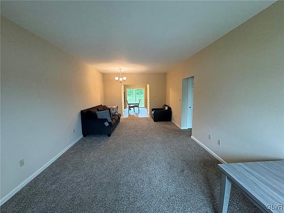 4th image of 206 Huntington Ln
