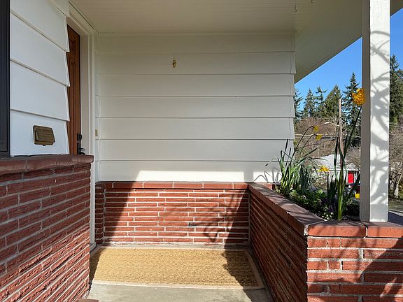 3rd image of 7929 SW 4th Ave