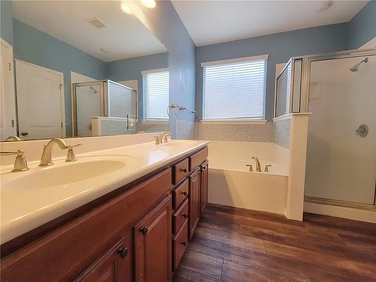 4601 Rolling Water Dr — Photo 10