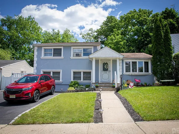 118 Albert Dr, Parlin, NJ 08859