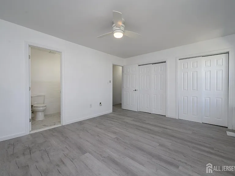 805 Darlington Dr — Photo 17