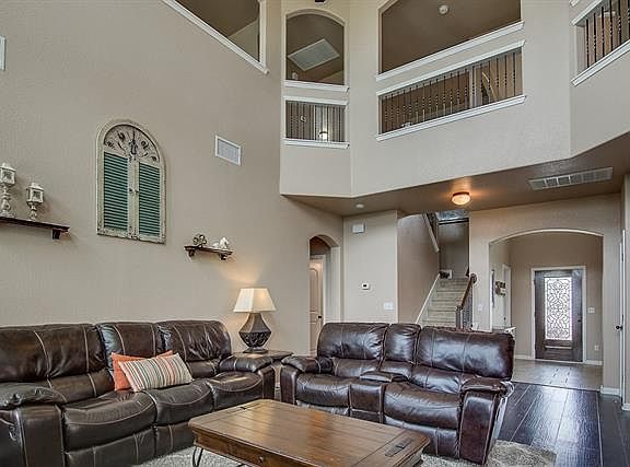 2nd image of 5600 Sabbia Dr