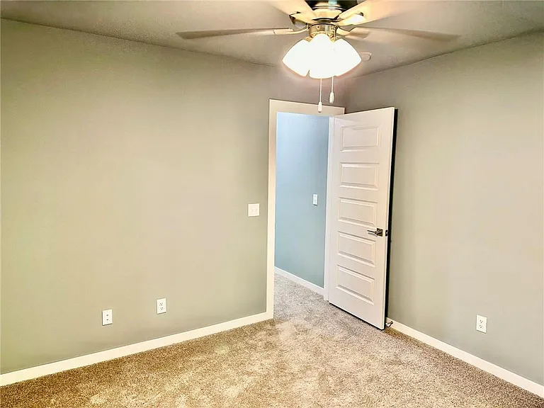 911 N Rupple Rd #106 — Photo 33