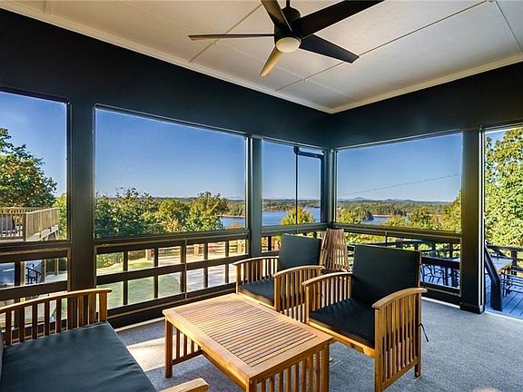 2nd image of 2316 Mountain Crest Pl