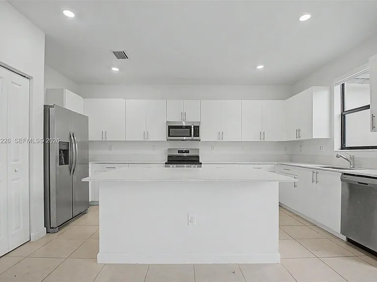 23339 SW 133rd Ave — Photo 2