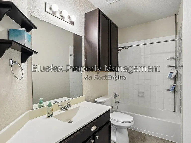 1807 Golden Maple — Photo 23