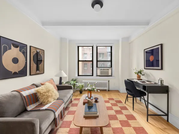 333 East 53rd Street image 3 of 17