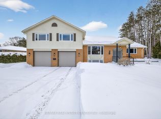 28 Starrview Cres, Mono, ON L9W 3B1