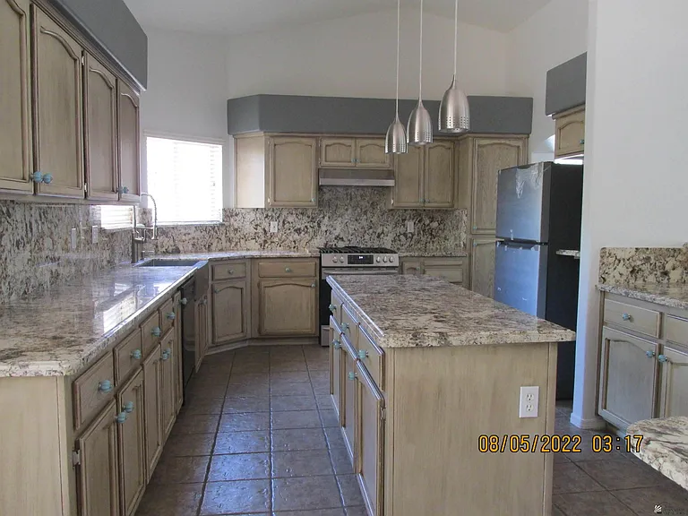 1874 S 37th Ave — Photo 3