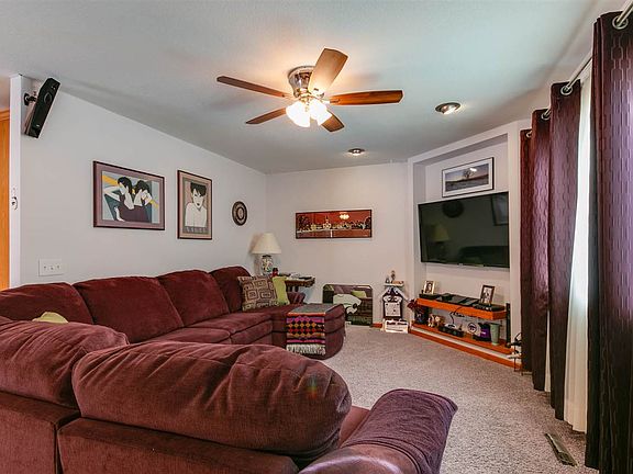 4th image of 3308 Woods Dr