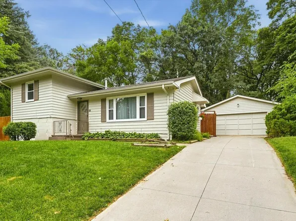 53 Skyview Dr, Council Bluffs, IA 51503