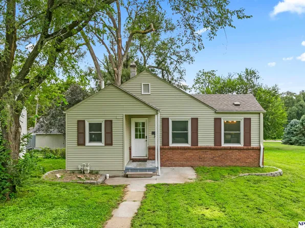 1311 Hancock St, Bellevue, NE 68005
