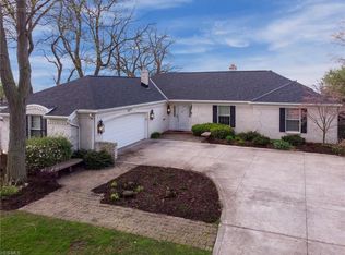 3865 E Lake Rd, Sheffield Lake, OH 44054