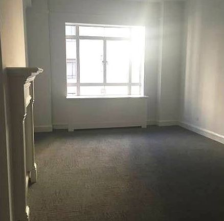 5th image of 25 Central Park W APT 18H