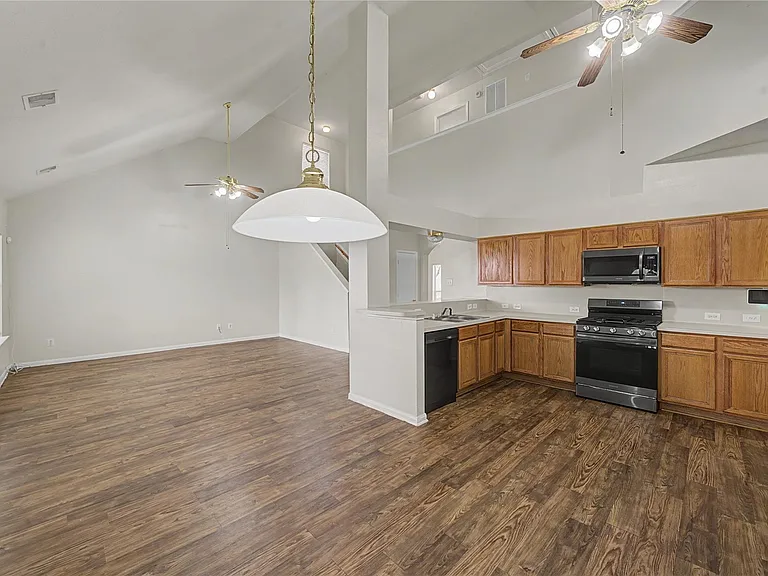 1111 Auburn View Ln — Photo 8