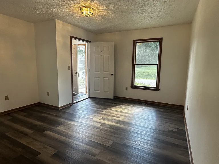 106 Sharon Dr #2 — Photo 5