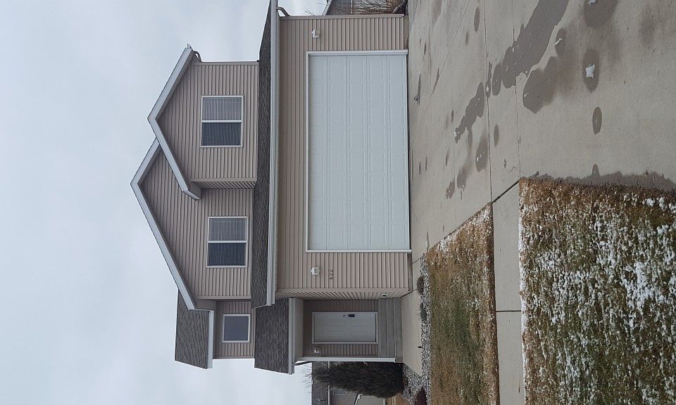 1st image of 622 36th Ave W