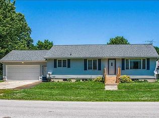 649 E Washington St, Marengo, IA 52301